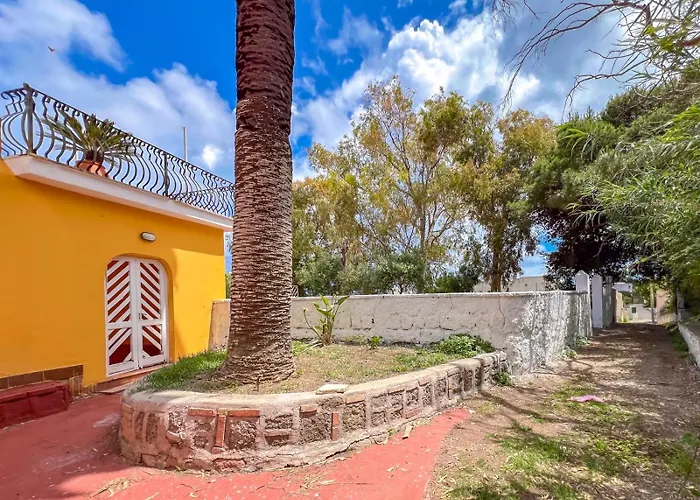 Raffaele Musto Aparthotel Ventotene